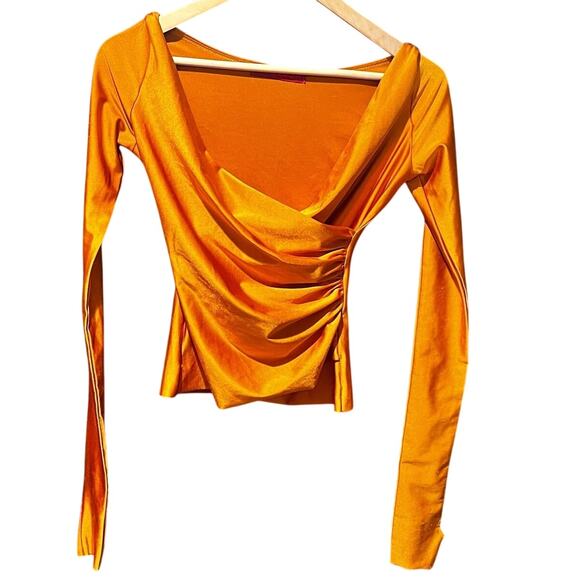 Coucoo Lanai Long Sleeve Orange/ Tumeric Shiny Wrap Top Size Small Thumb Holes - Picture 1 of 8